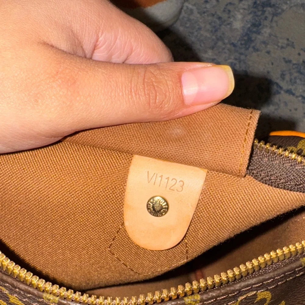 Louis Vuitton Bandoulière 30 - Picture 2 of 16